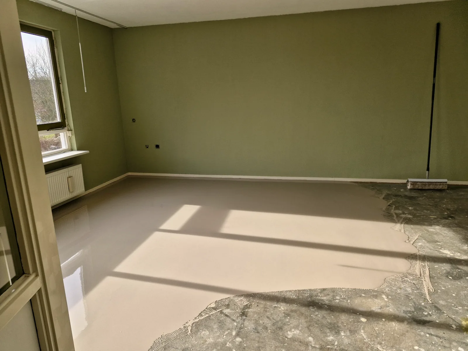 Egaliseren van de ondervloer voor een strak eindresultaat